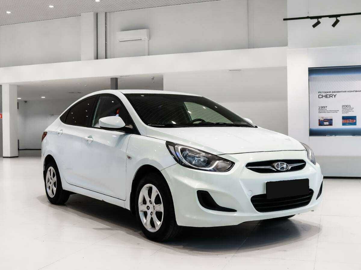 Купить Hyundai Solaris, 2012, 124 753 км, фото №3