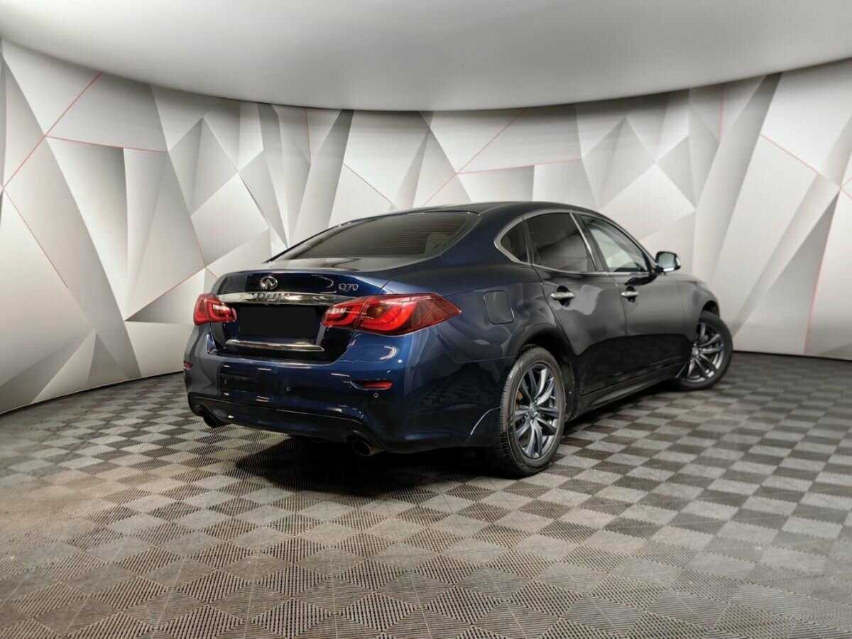 Купить Infiniti Q70, 2016, 124 127 км, фото №2