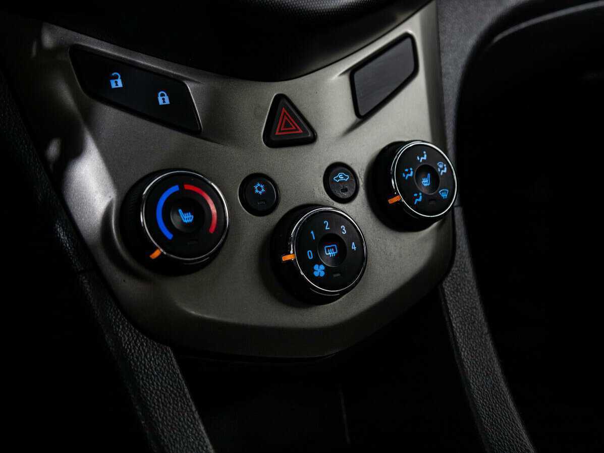 Купить Chevrolet Aveo, 2012, 169 235 км, фото №15