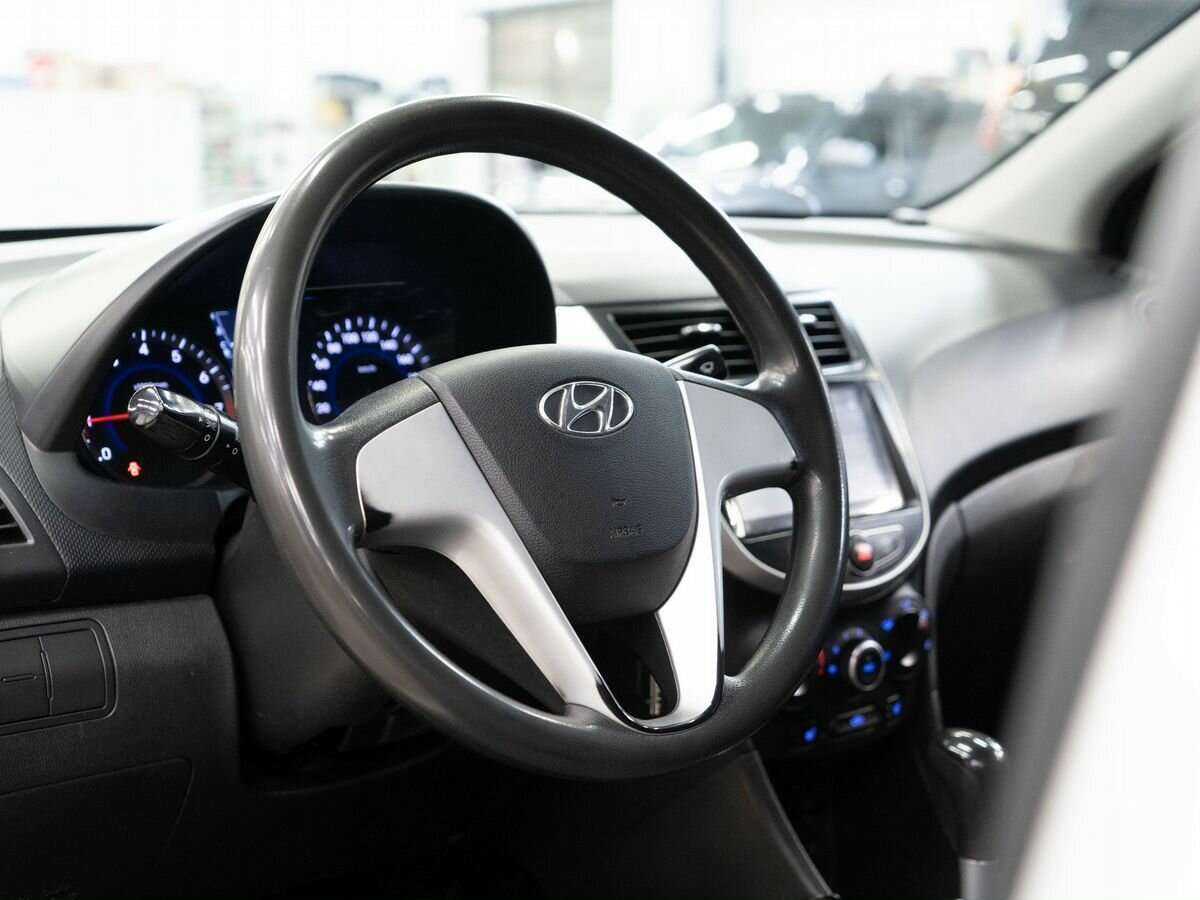 Купить Hyundai Solaris, 2013, 140 000 км, фото №2