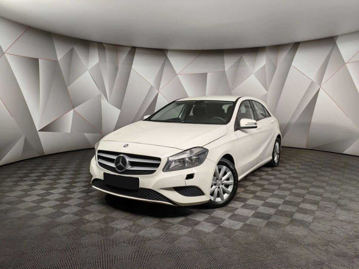 Купить Mercedes-Benz A-Класс 180, 2014, 217 768 км, фото №1