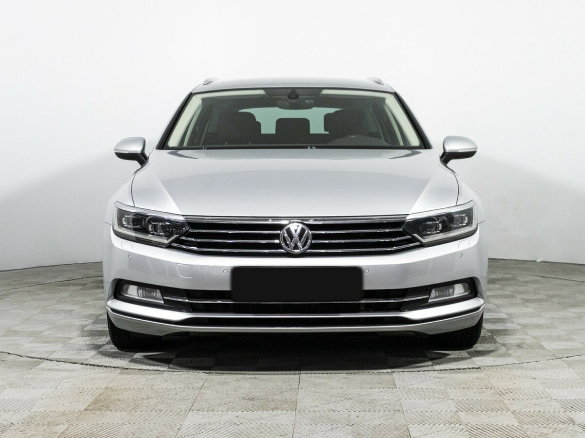 Купить Volkswagen Passat B8, 2017, 147 000 км, фото №2