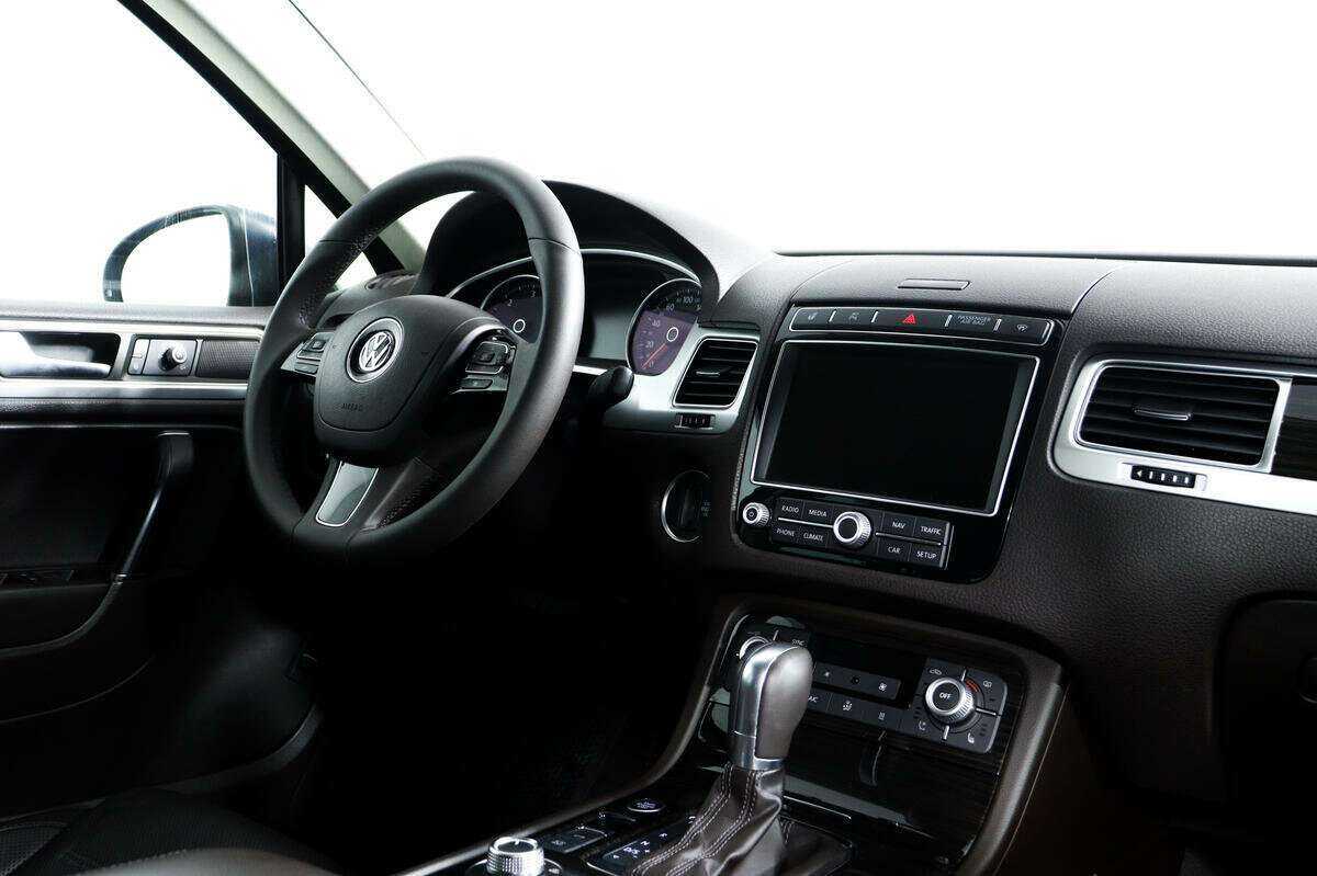Купить Volkswagen Touareg, 2015, 230 000 км, фото №9