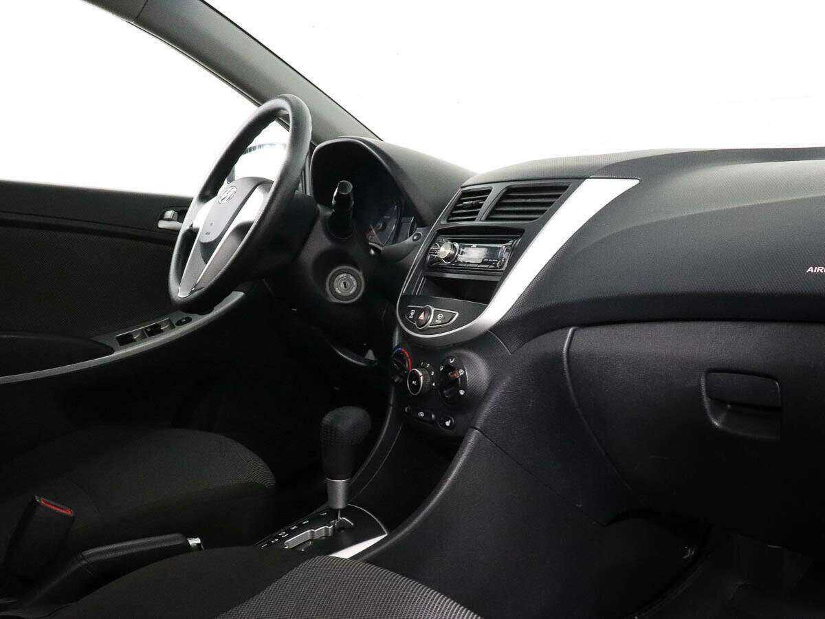 Купить Hyundai Solaris, 2012, 217 922 км, фото №7