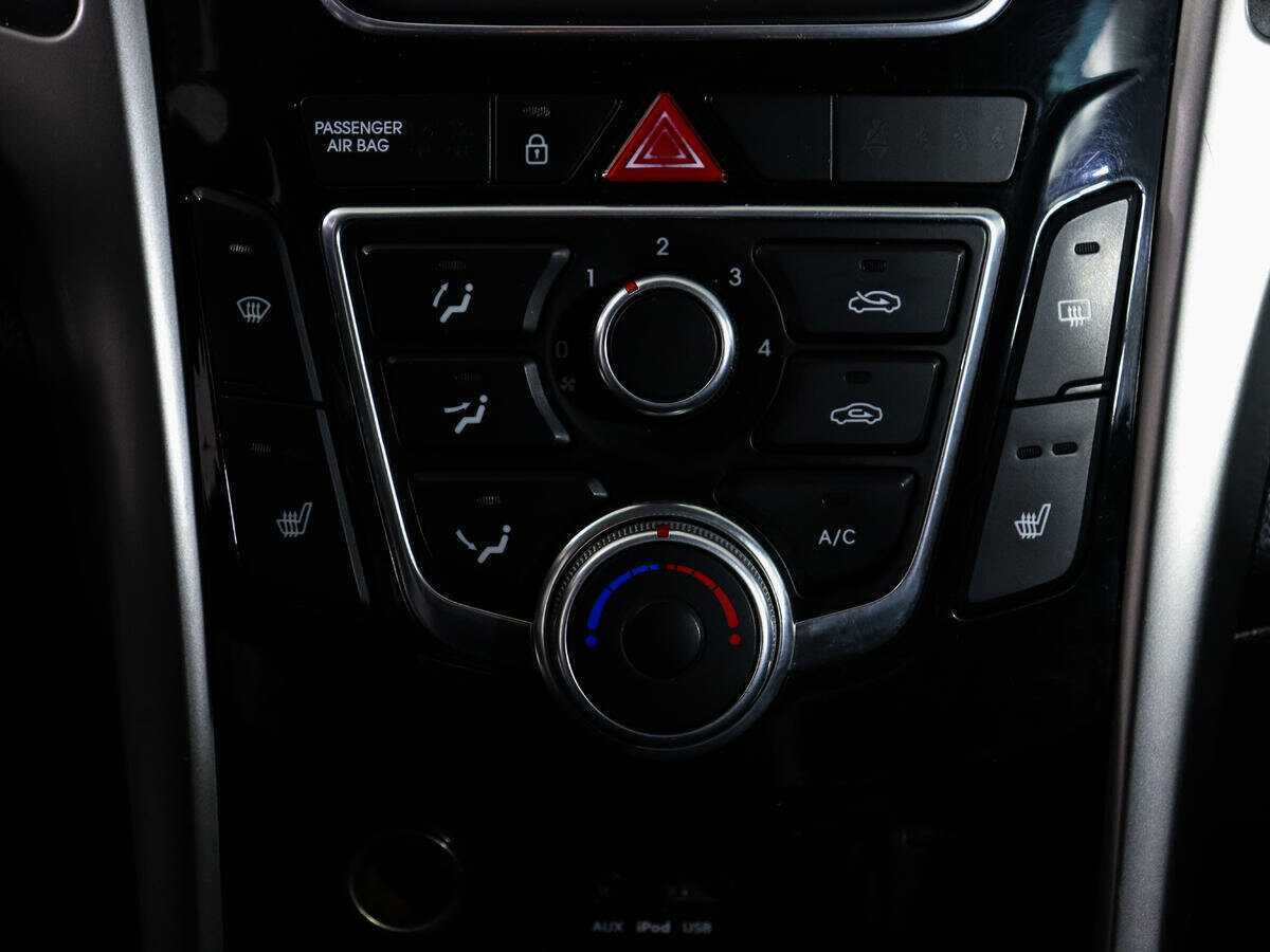 Купить Hyundai i30, 2013, 218 378 км, фото №17