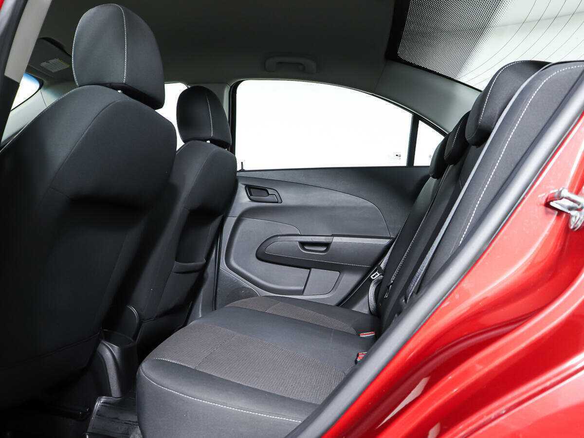 Купить Chevrolet Aveo, 2012, 116 829 км, фото №9