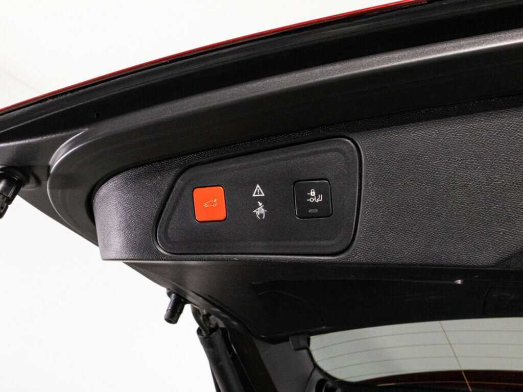 Купить Peugeot 3008, 2019, 148 449 км, фото №15