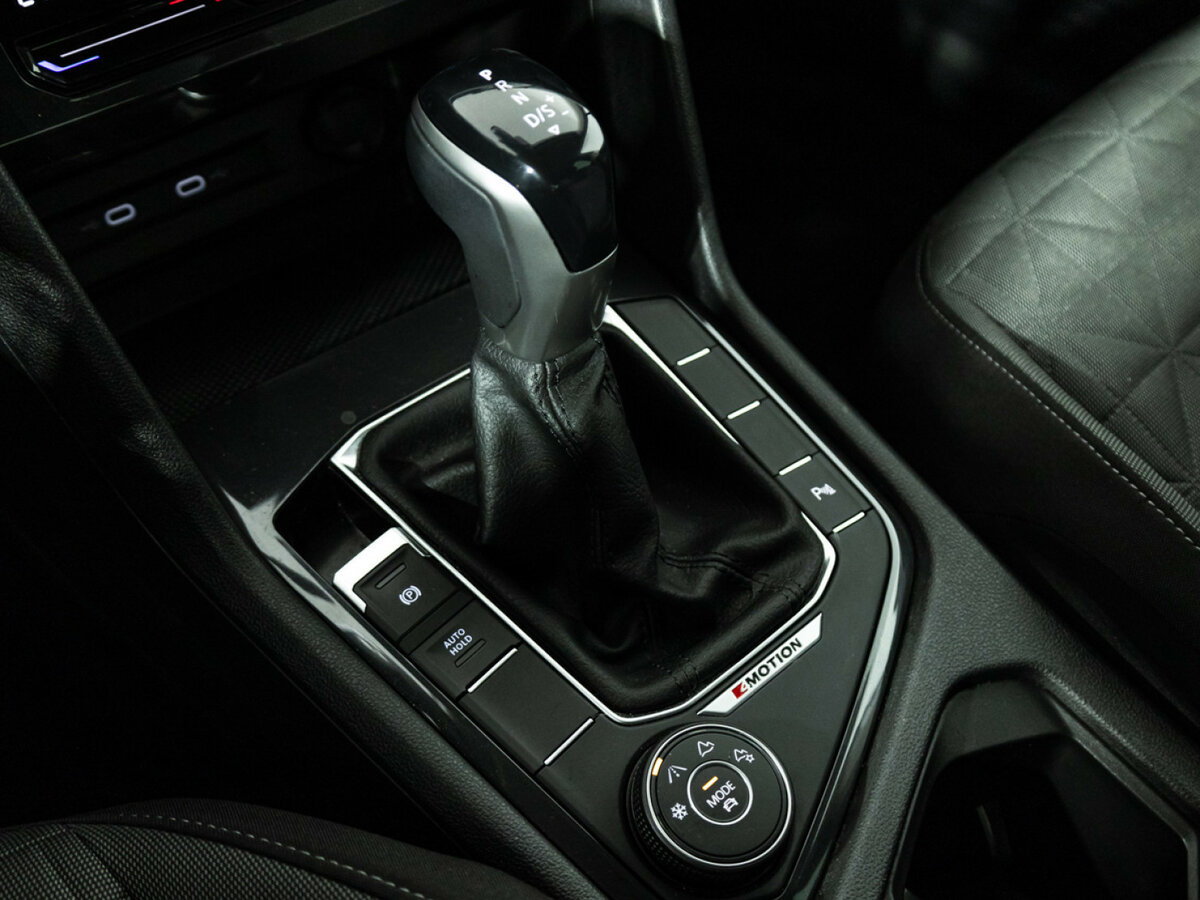 Купить Volkswagen Tiguan II Рестайлинг, 2021, 63 490 км, фото №14