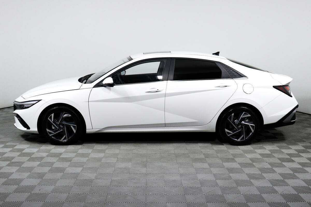Купить Hyundai Elantra, 2023, 12 959 км, фото №8