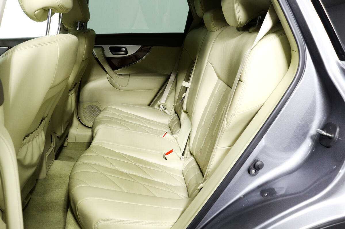 Купить Infiniti FX30d, 2012, 147 921 км, фото №12