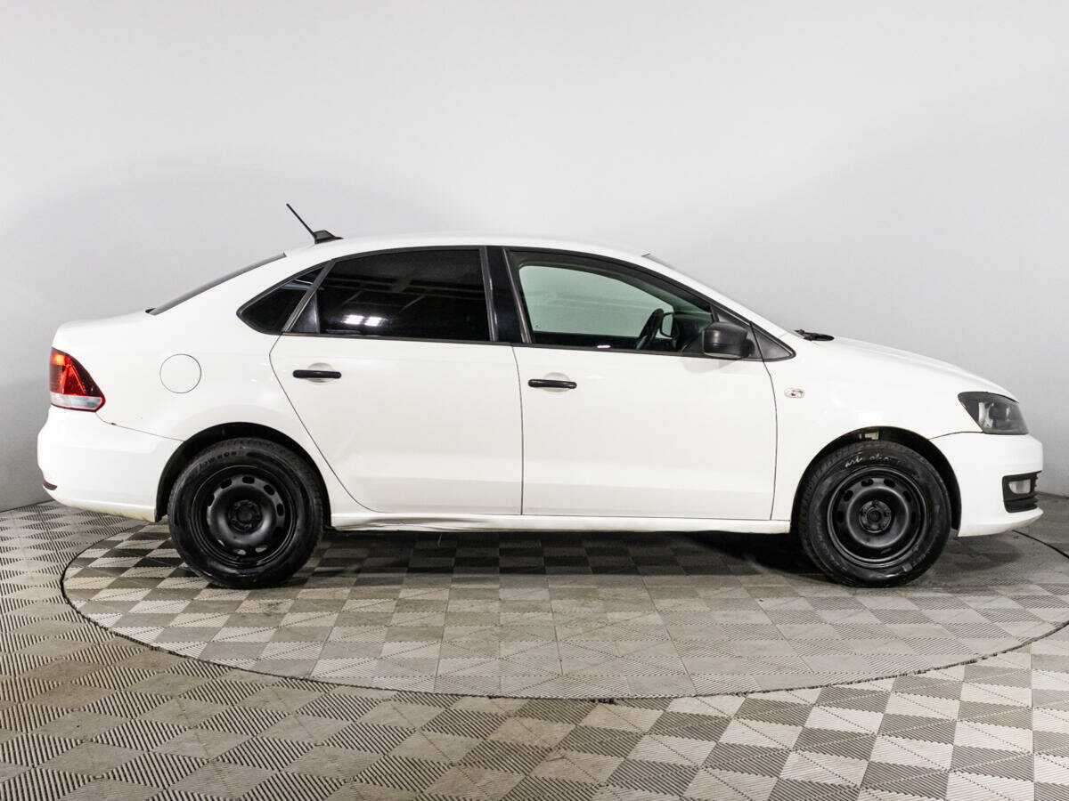 Купить Volkswagen Polo, 2017, 379 603 км, фото №3