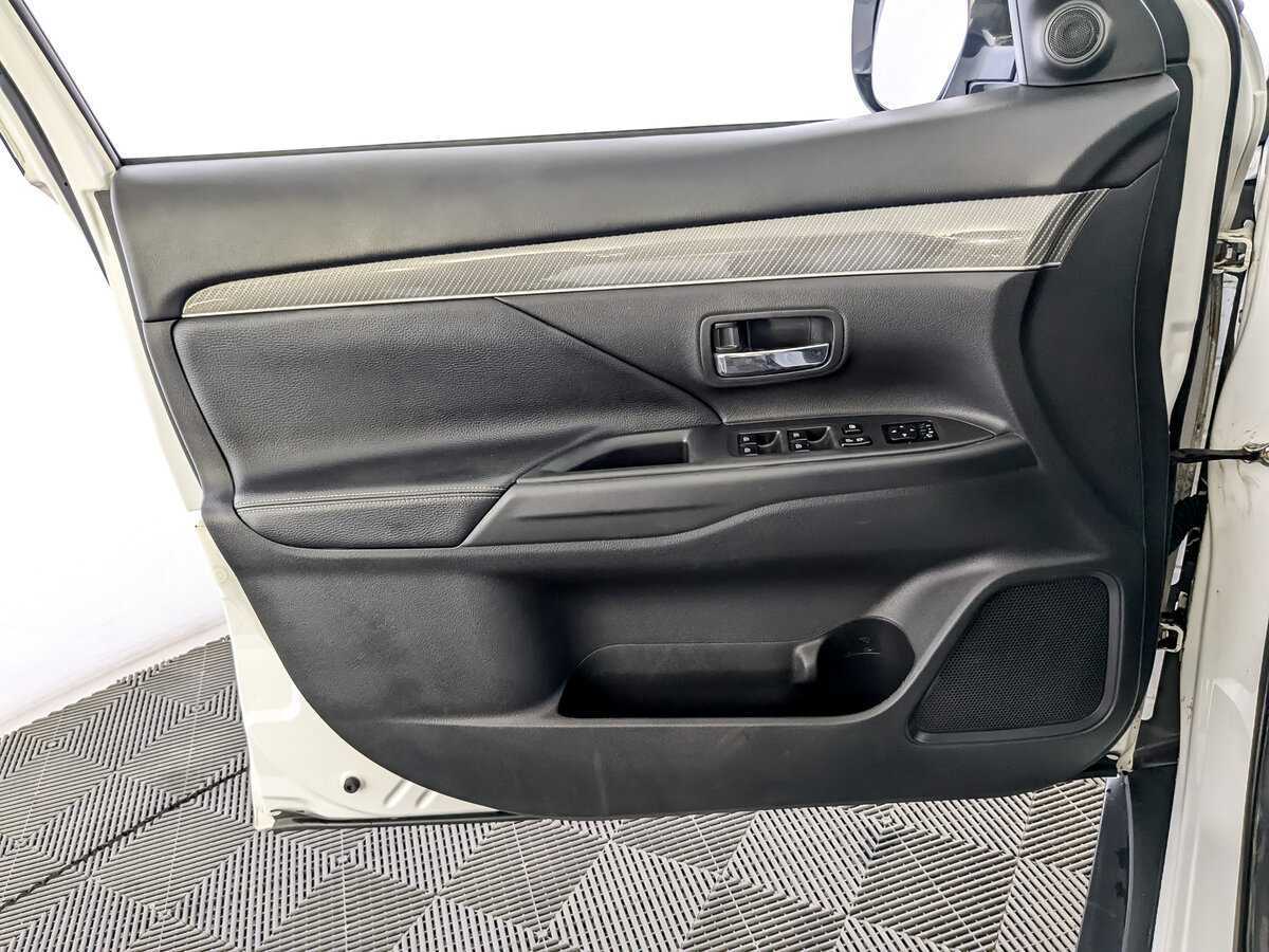 Купить Mitsubishi Outlander, 2019, 140 000 км, фото №15