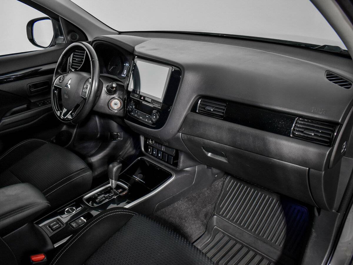 Купить Mitsubishi Outlander III Рестайлинг 3, 2018, 153 000 км, фото №9