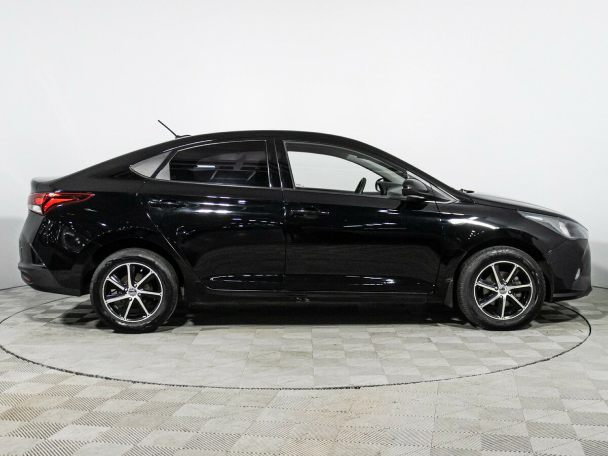 Купить Hyundai Solaris II, 2020, 89 657 км, фото №4