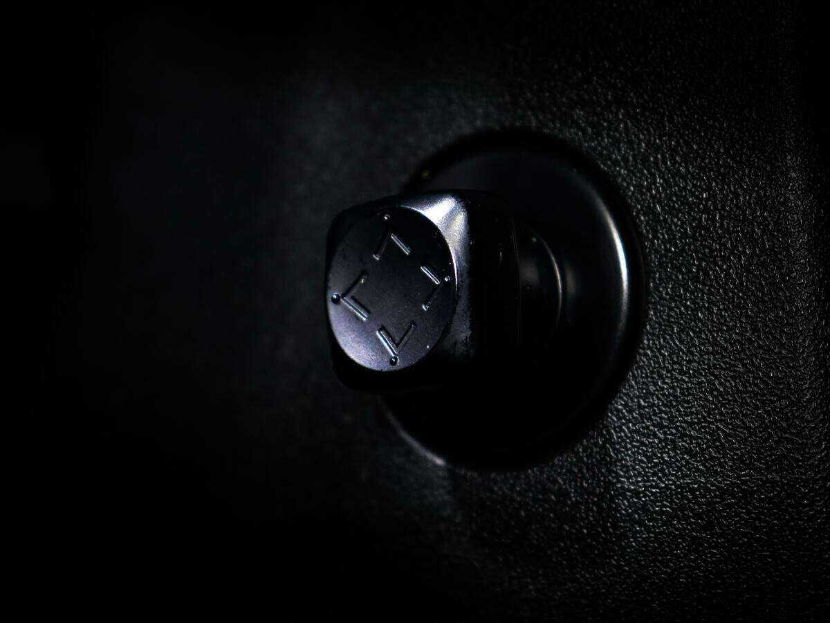 Купить Infiniti Q70, 2014, 115 637 км, фото №15