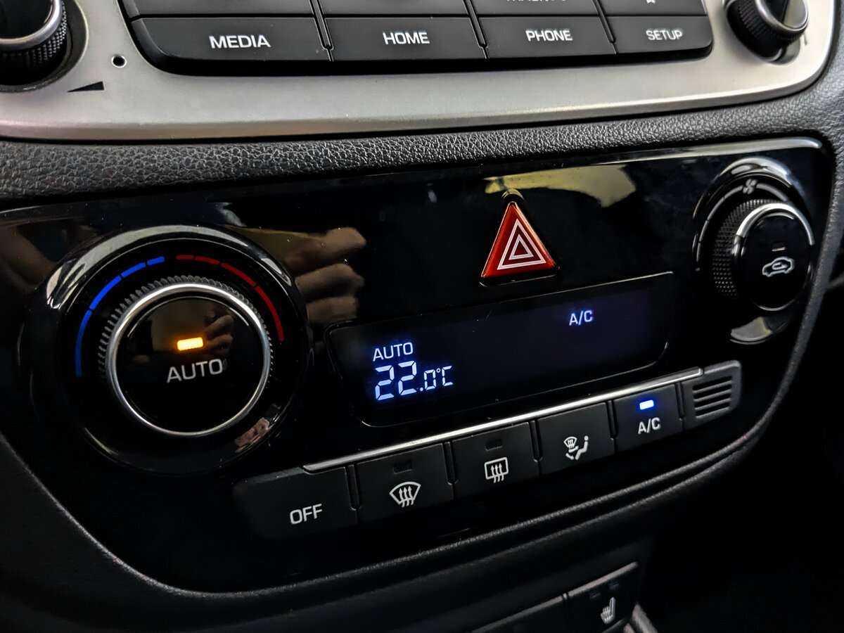 Купить Hyundai Solaris, 2019, 91 376 км, фото №20