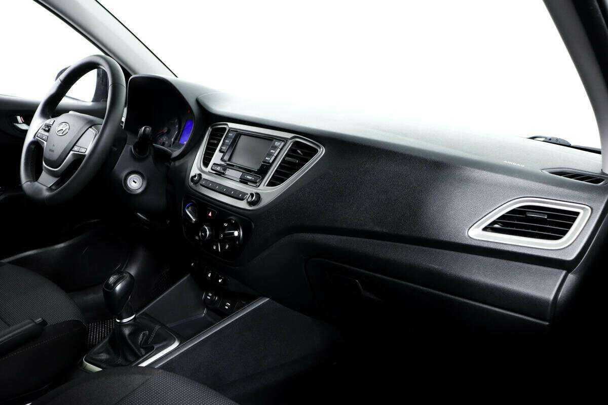 Купить Hyundai Solaris, 2021, 131 303 км, фото №9