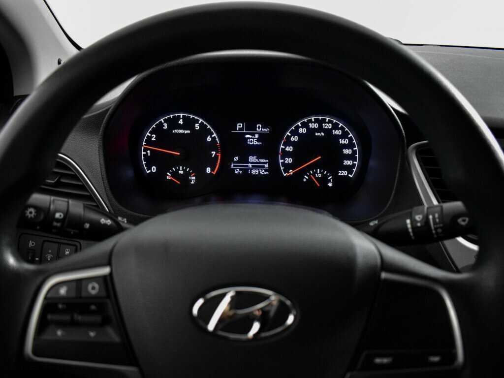 Купить Hyundai Solaris, 2017, 118 971 км, фото №17
