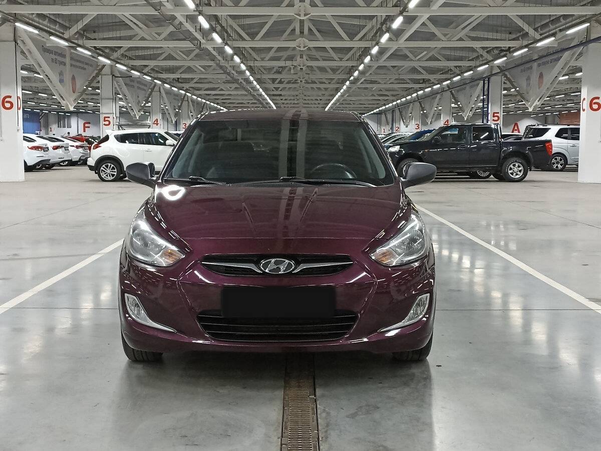 Купить Hyundai Solaris, 2013, 174 381 км, фото №2