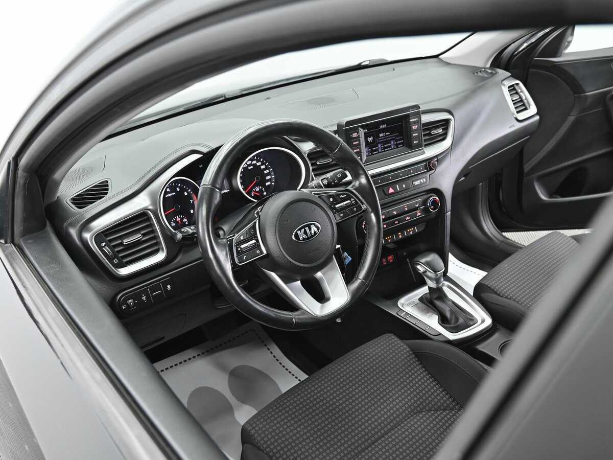 Купить Kia Ceed, 2018, 140 000 км, фото №9