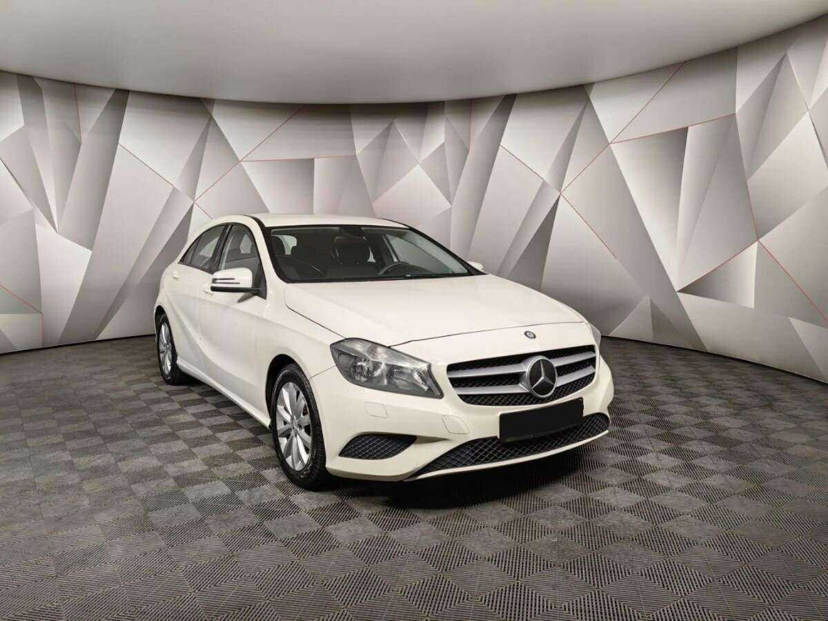 Купить Mercedes-Benz A-Класс 180, 2014, 217 768 км, фото №3