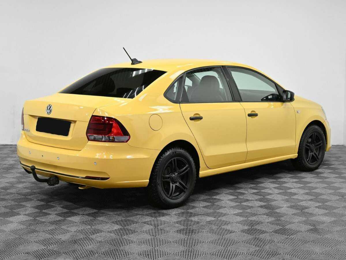 Купить Volkswagen Polo, 2017, 114 000 км, фото №2