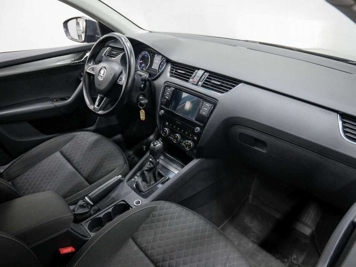 Купить Skoda Octavia, 2017, 175 299 км, фото №4