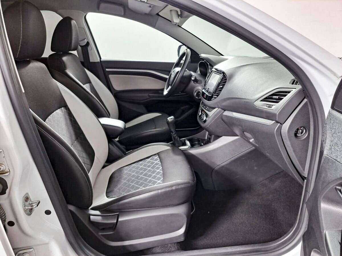 Купить Lada (ВАЗ) Vesta SW Cross, 2019, 78 401 км, фото №9