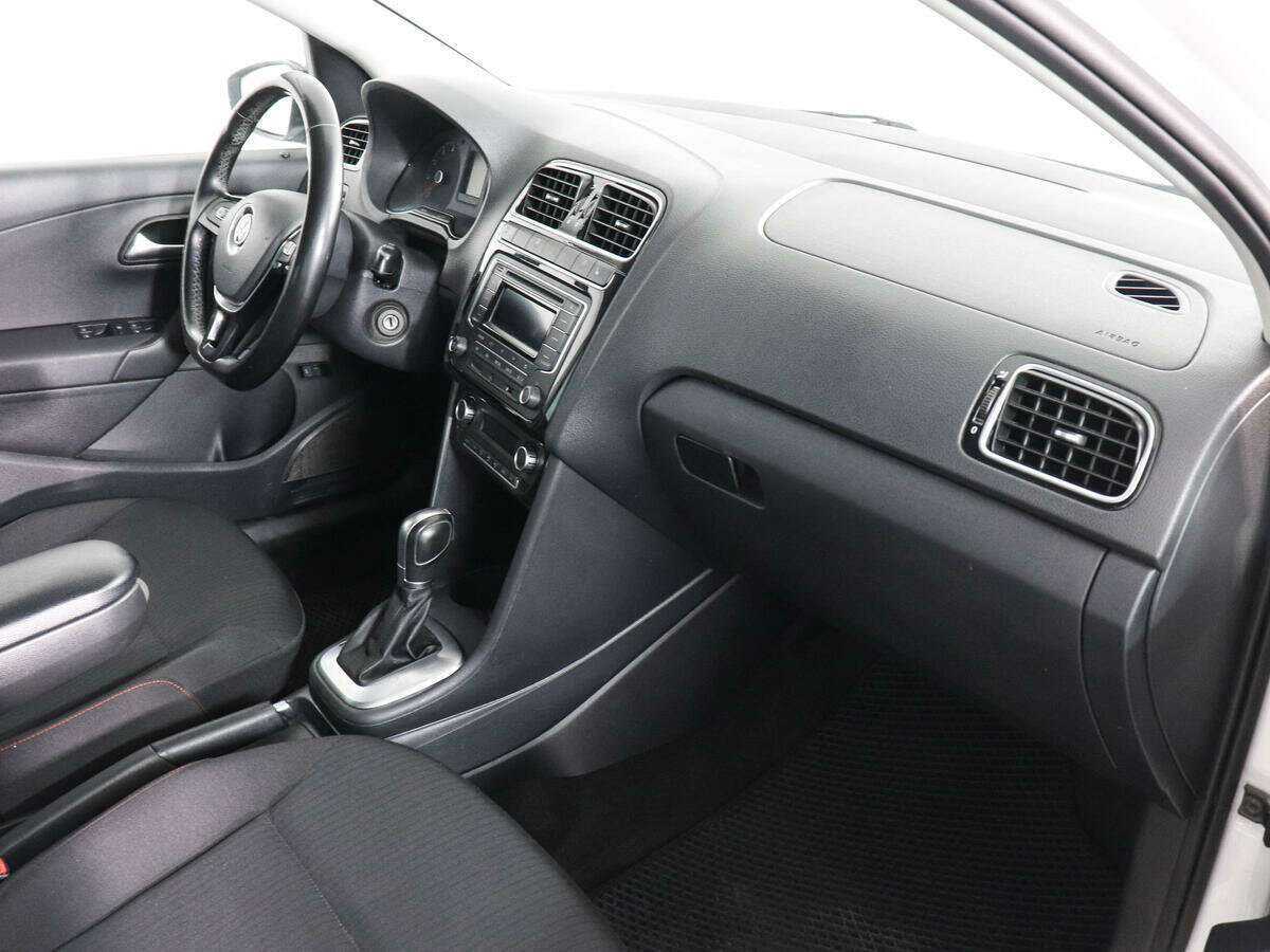 Купить Volkswagen Polo, 2017, 79 655 км, фото №10