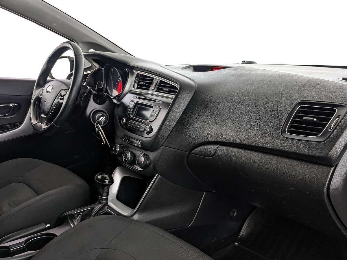 Купить Kia Ceed, 2017, 227 387 км, фото №9