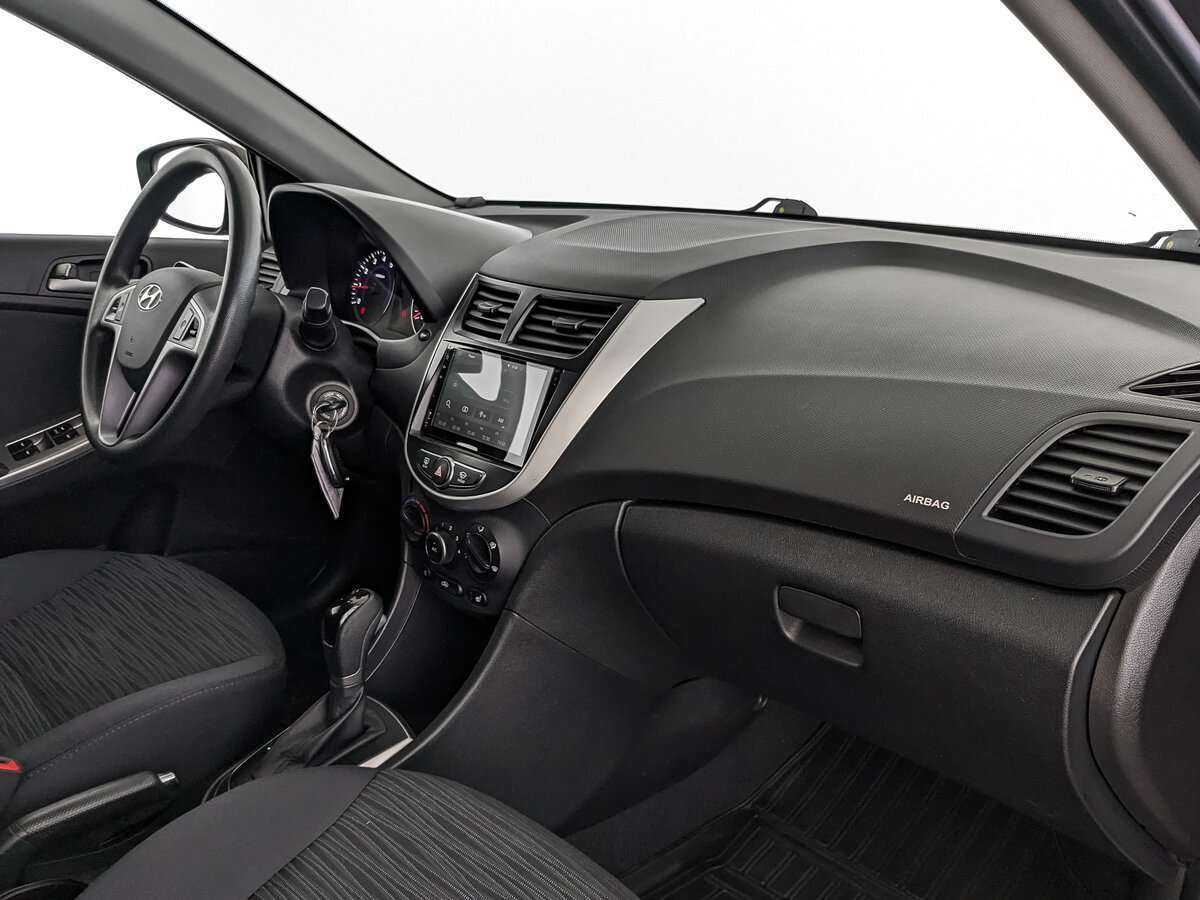Купить Hyundai Solaris, 2016, 73 782 км, фото №8