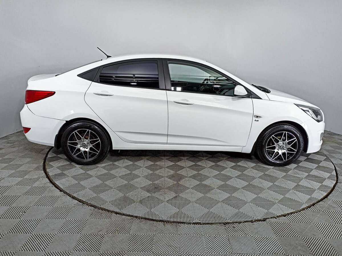 Купить Hyundai Solaris, 2015, 125 600 км, фото №4