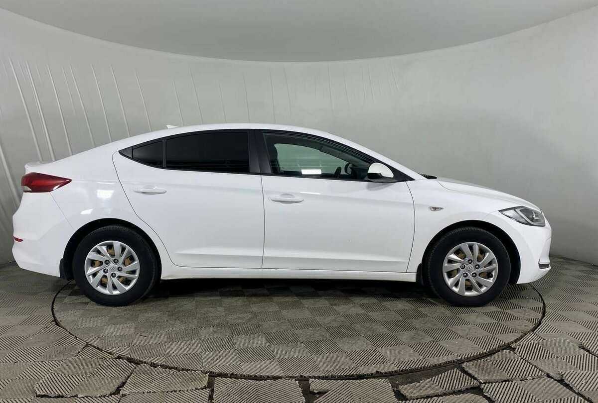 Купить Hyundai Elantra, 2017, 132 960 км, фото №4