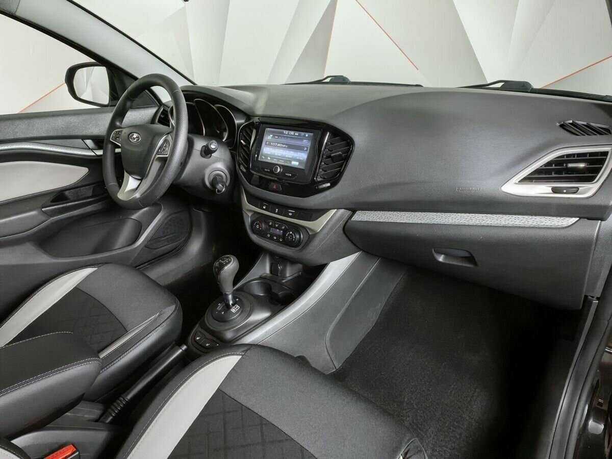 Купить Lada (ВАЗ) Vesta SW Cross, 2019, 66 589 км, фото №9