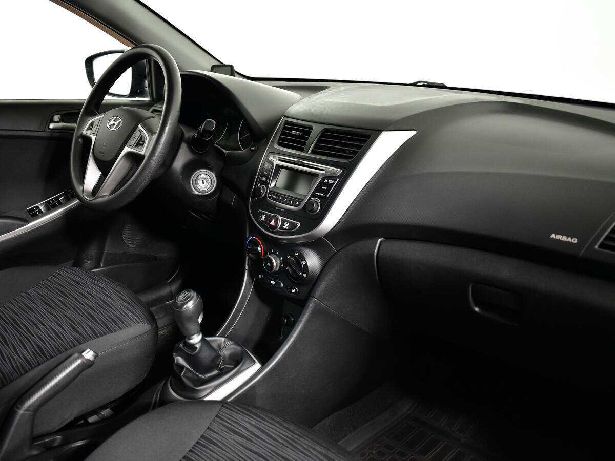 Купить Hyundai Solaris, 2015, 111 650 км, фото №9