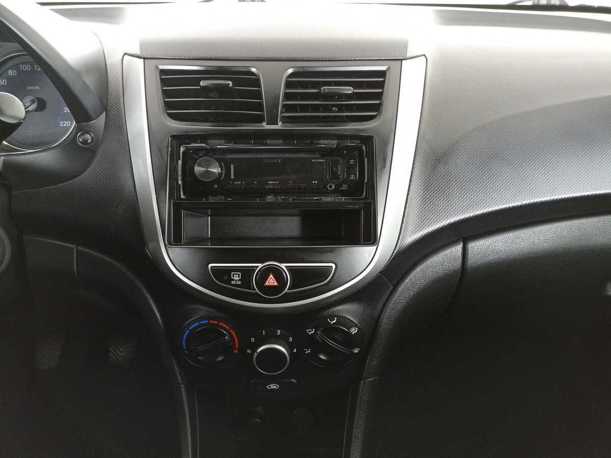 Купить Hyundai Solaris, 2013, 223 137 км, фото №10