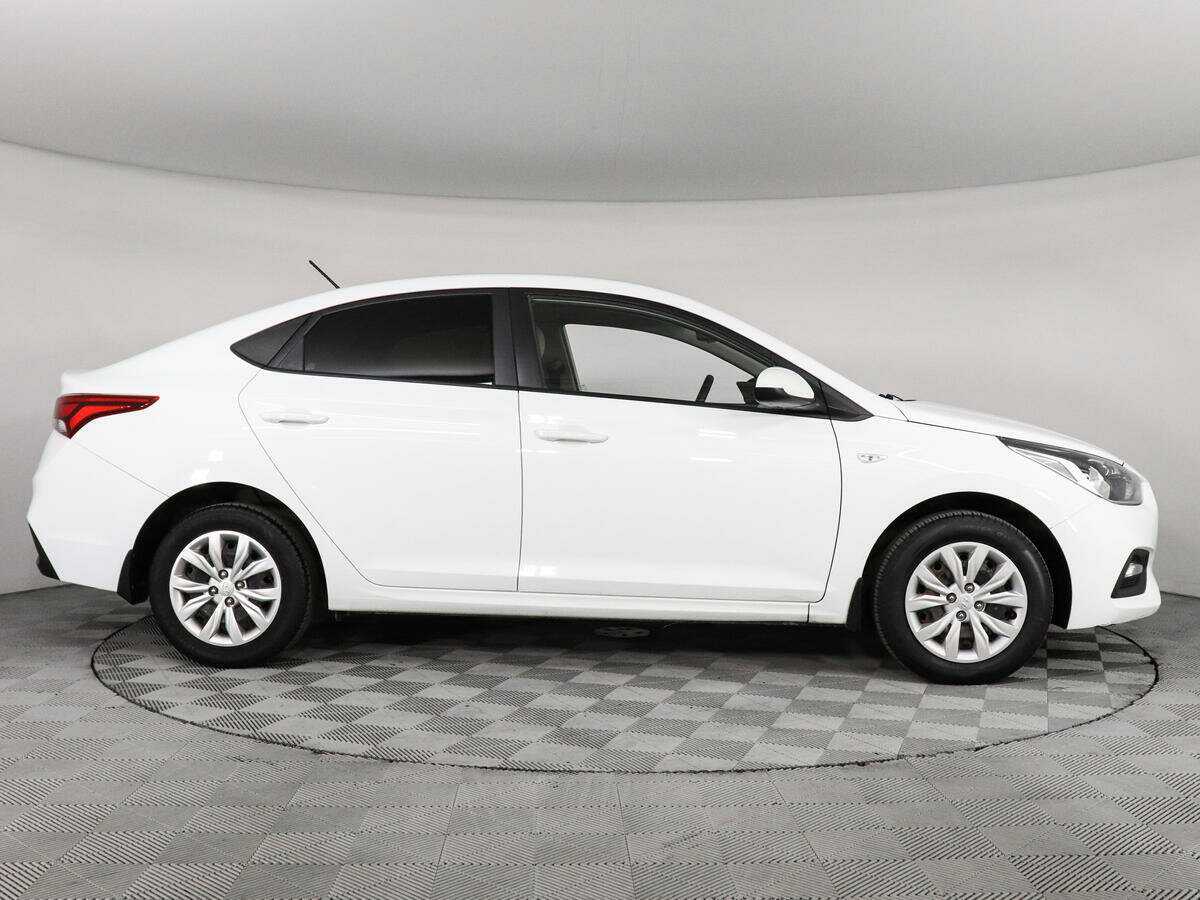Купить Hyundai Solaris, 2017, 133 584 км, фото №4
