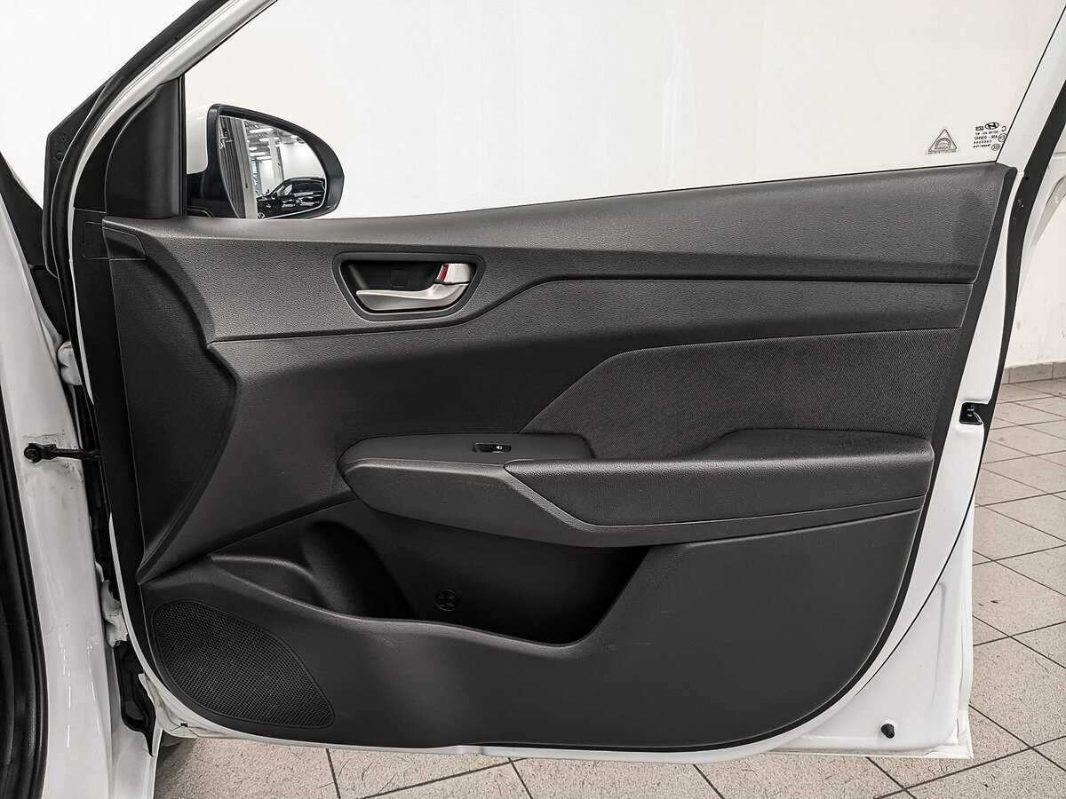 Купить Hyundai Solaris, 2017, 88 966 км, фото №25