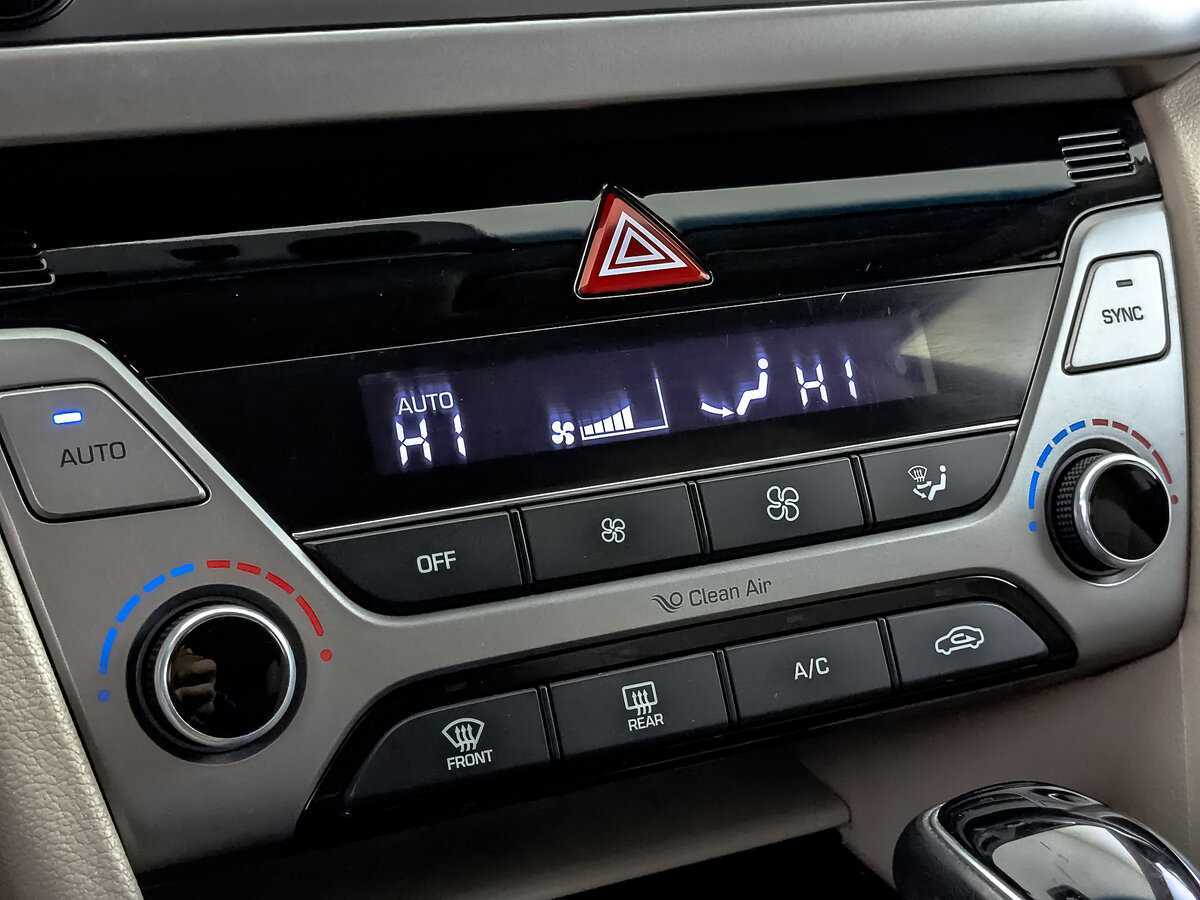 Купить Hyundai Elantra, 2017, 158 812 км, фото №21