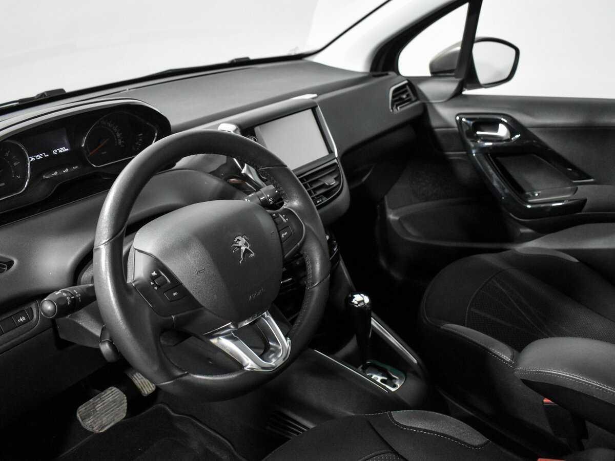 Купить Peugeot 208, 2014, 68 000 км, фото №9