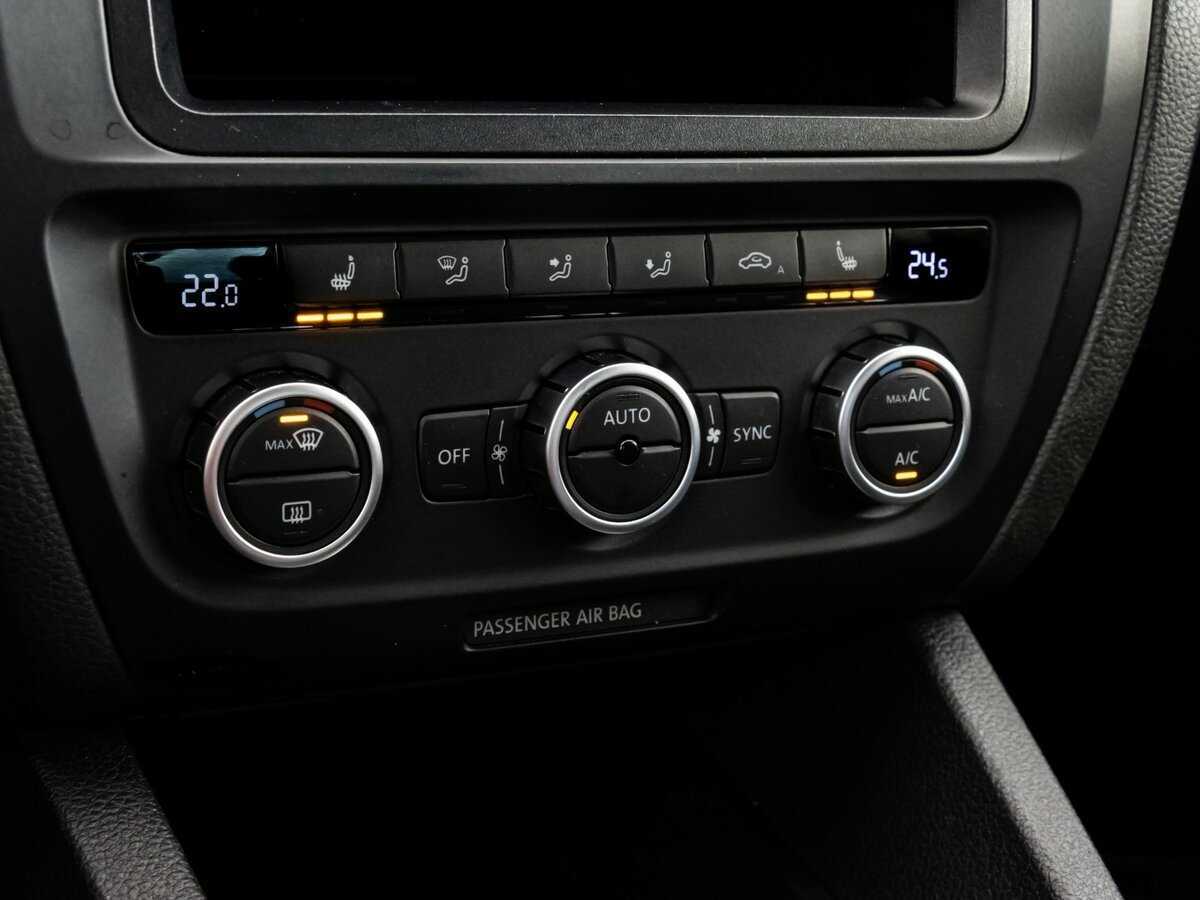 Купить Volkswagen Jetta, 2012, 203 467 км, фото №14