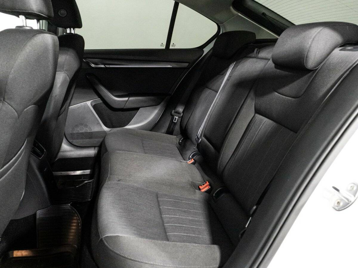 Купить Skoda Octavia, 2017, 187 937 км, фото №10