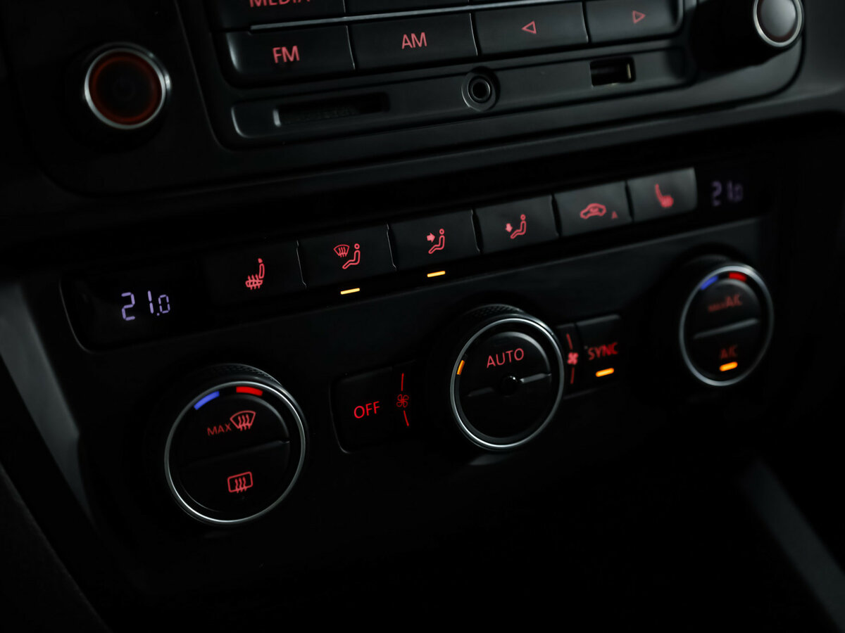 Купить Volkswagen Jetta VI Рестайлинг, 2015, 240 831 км, фото №13