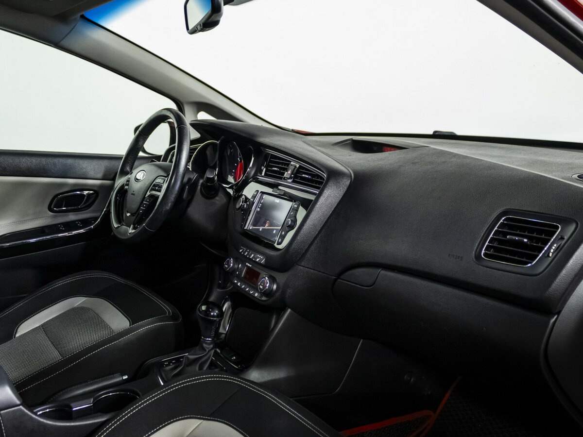 Купить Kia Ceed II Рестайлинг, 2017, 115 602 км, фото №9